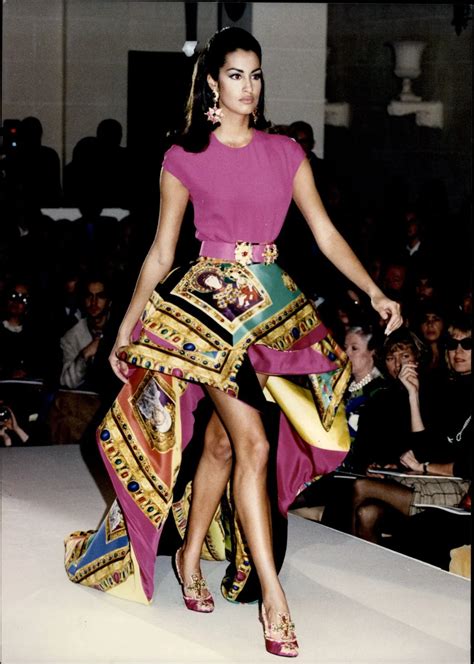 versace iconic looks